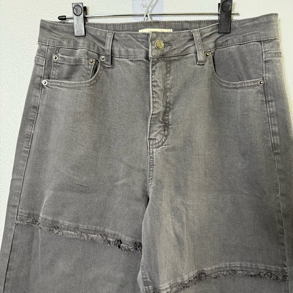 Women's Gray Wide Leg Jeans NWOT Size 14 - Picture 4 of 7